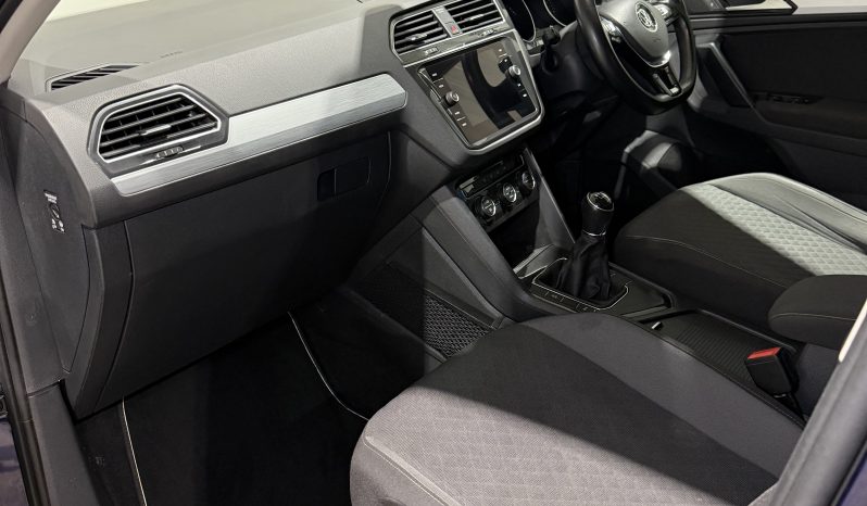 2018 Volkswagen Tiguan 2.0 TDI SE Navigation SUV full