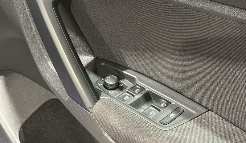 2018 Volkswagen Tiguan 2.0 TDI SE Navigation SUV full